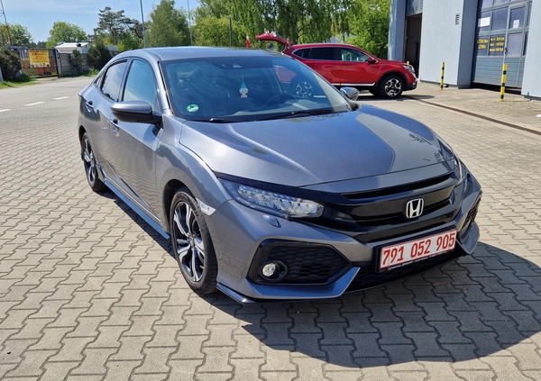Honda Civic cena 72500 przebieg: 121000, rok produkcji 2017 z Świnoujście małe 379